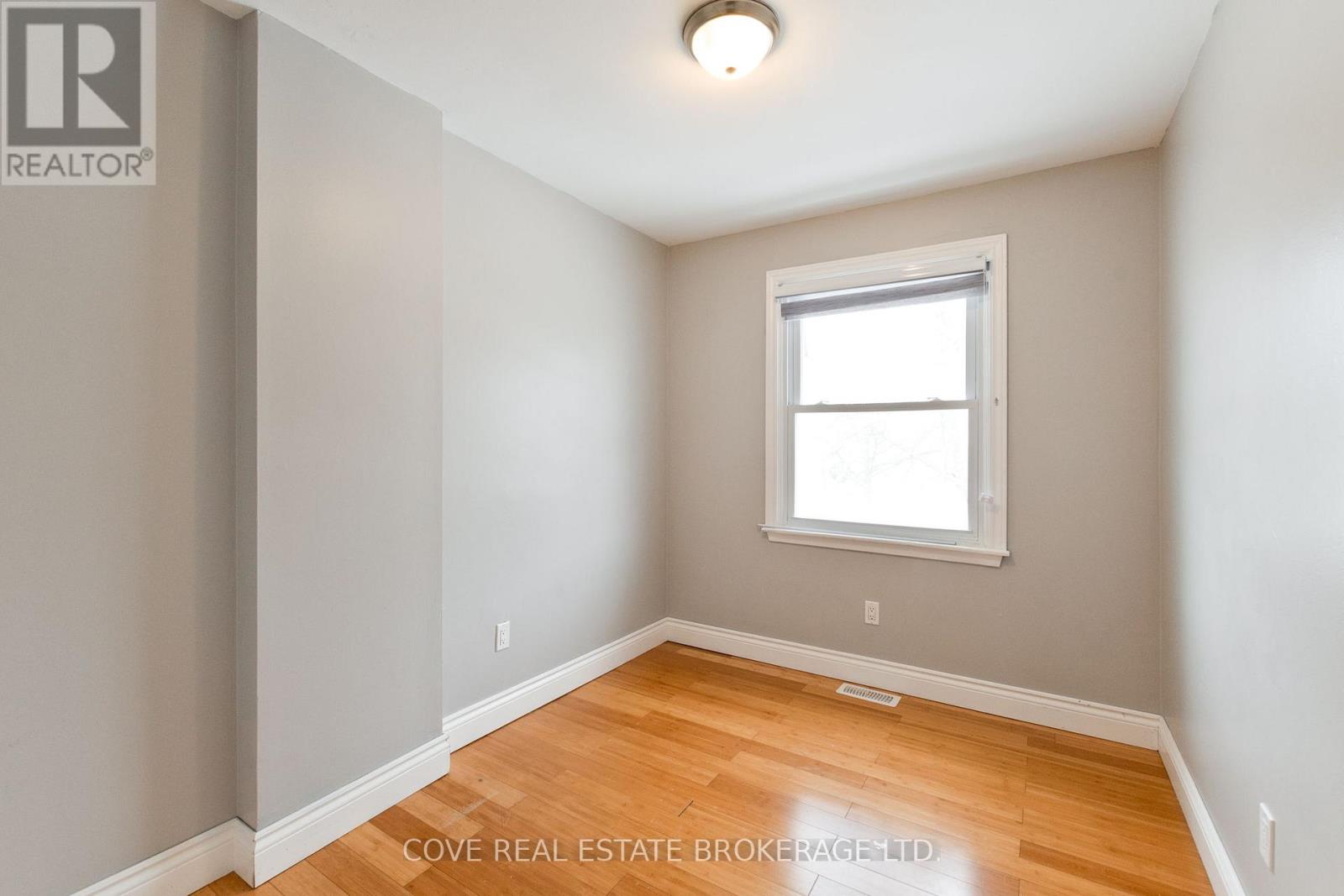 892 Notre Dame Drive, London South, Ontario N6J 3C4 - Photo 11 - X12972498