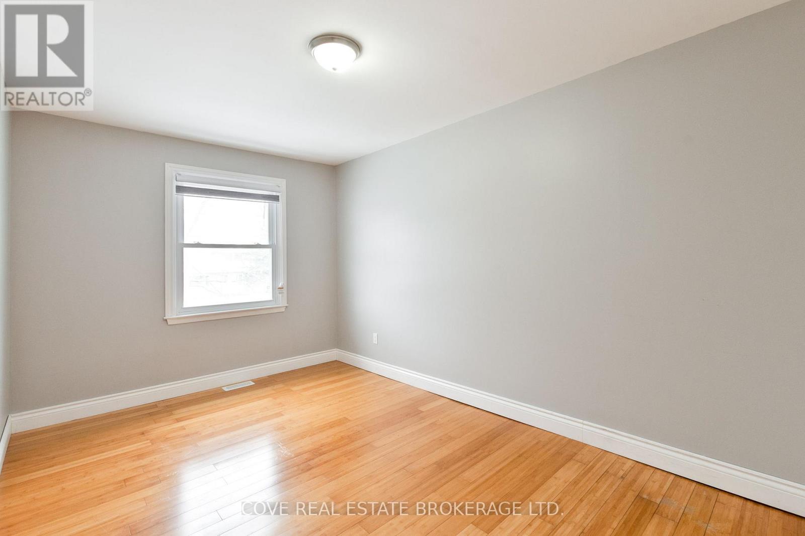 892 Notre Dame Drive, London South, Ontario N6J 3C4 - Photo 14 - X12972498