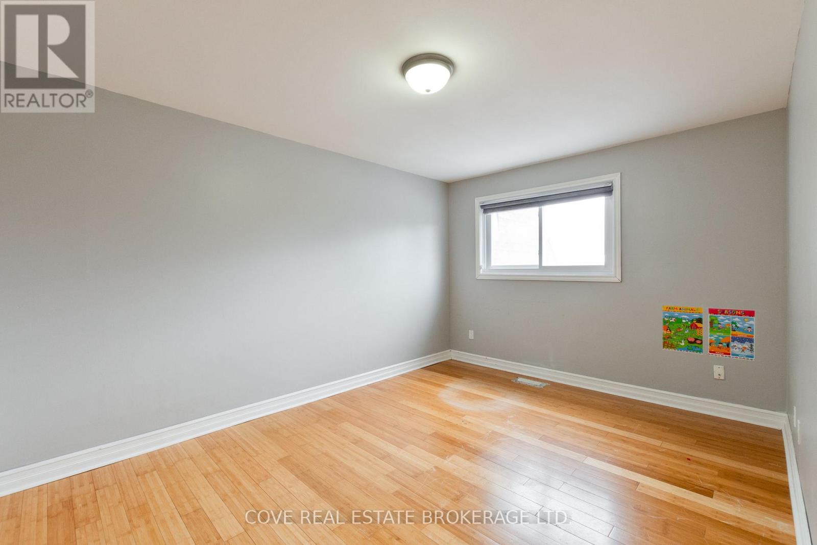 892 Notre Dame Drive, London South, Ontario N6J 3C4 - Photo 15 - X12972498