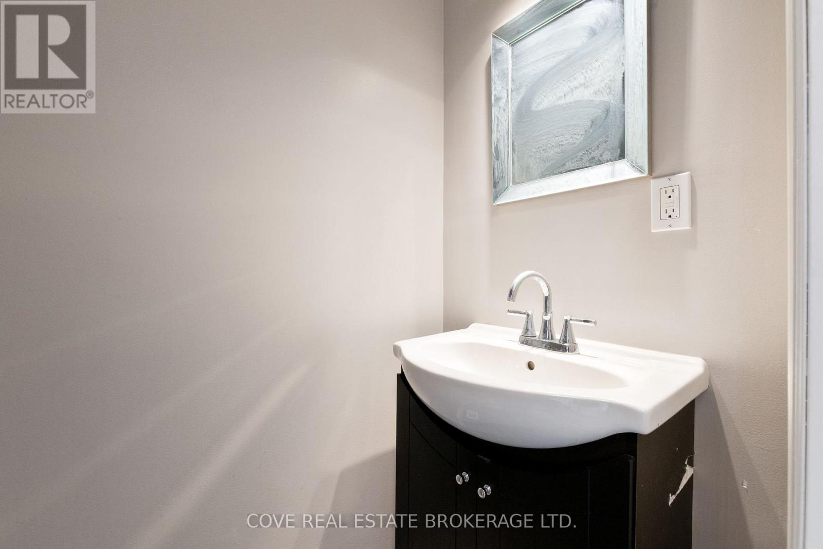 892 Notre Dame Drive, London South, Ontario N6J 3C4 - Photo 9 - X12972498