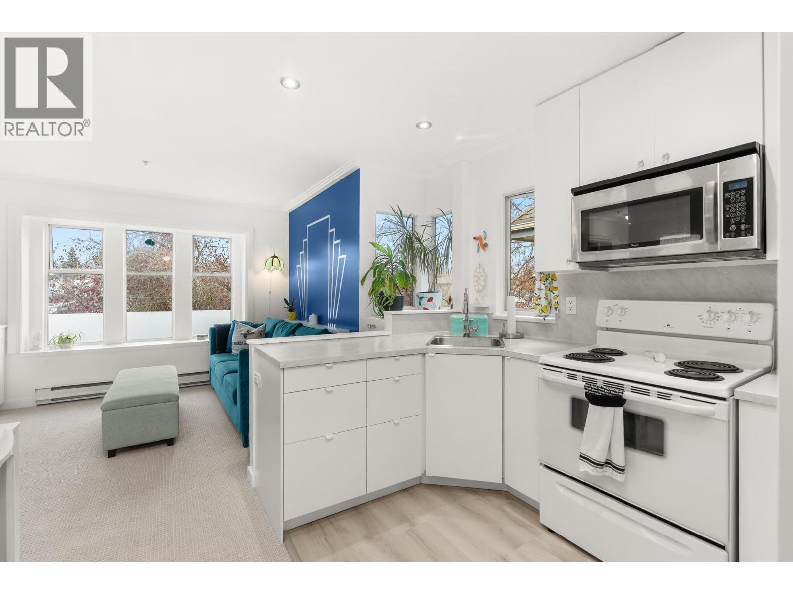 E301 623 W 14th Avenue, Vancouver, British Columbia V5Z 1P7 - Photo 15 - R3108526