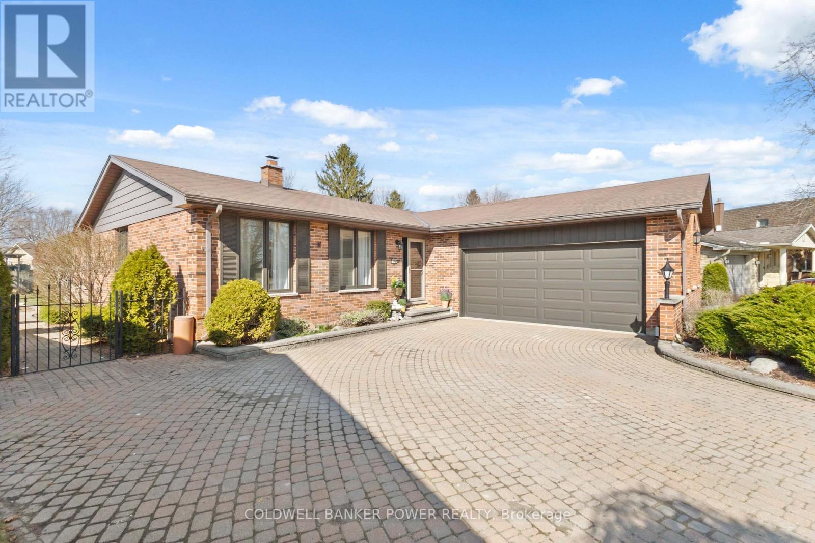 176 Canterbury Drive, Thames Centre, Ontario  N0L 1G3 - Photo 2 - X12972740