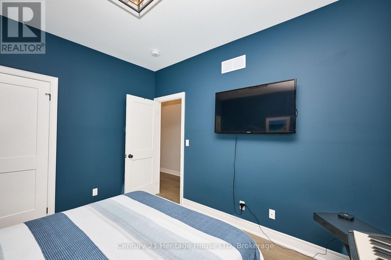 1050 Kettle Court, Fort Erie, Ontario  L2A 0E7 - Photo 16 - X12642690