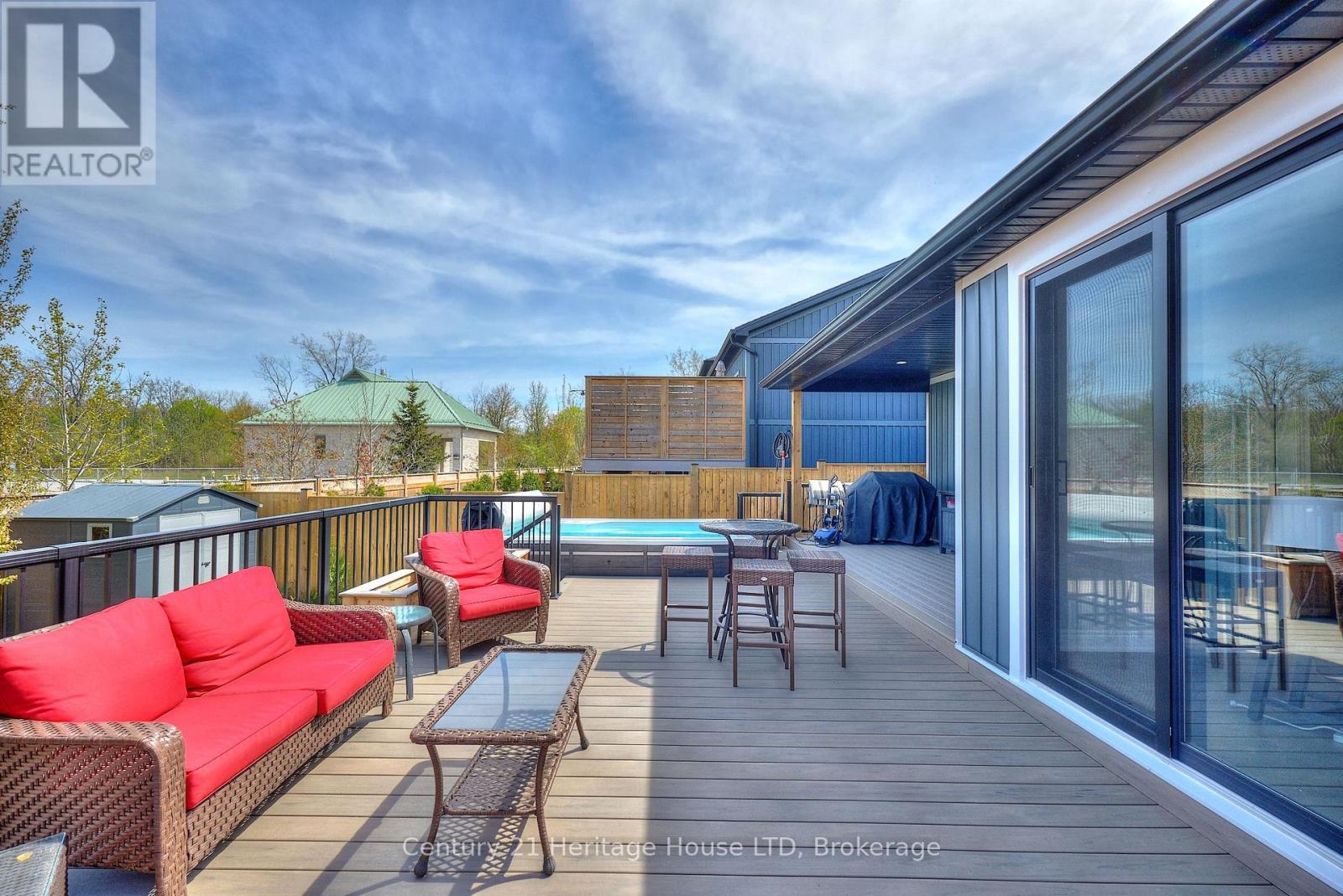 1050 Kettle Court, Fort Erie, Ontario  L2A 0E7 - Photo 5 - X12642690