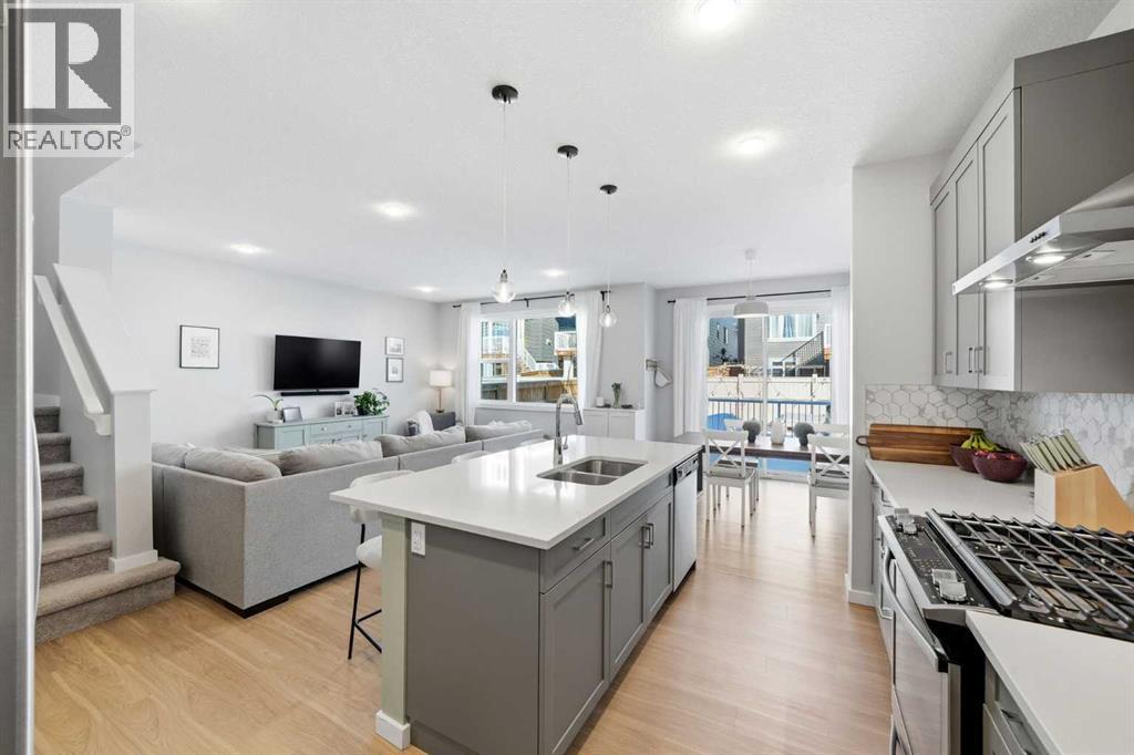 320 Sundown View, Cochrane, Alberta  T4C 2R2 - Photo 8 - A2292177