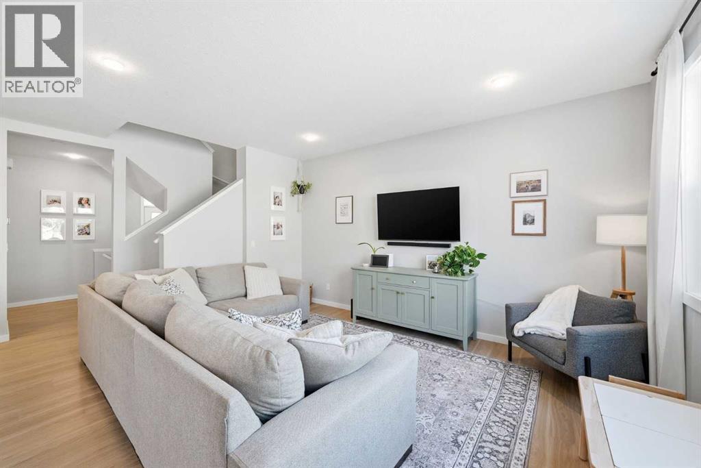 320 Sundown View, Cochrane, Alberta  T4C 2R2 - Photo 13 - A2292177