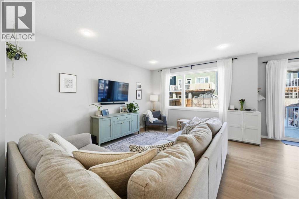 320 Sundown View, Cochrane, Alberta  T4C 2R2 - Photo 11 - A2292177