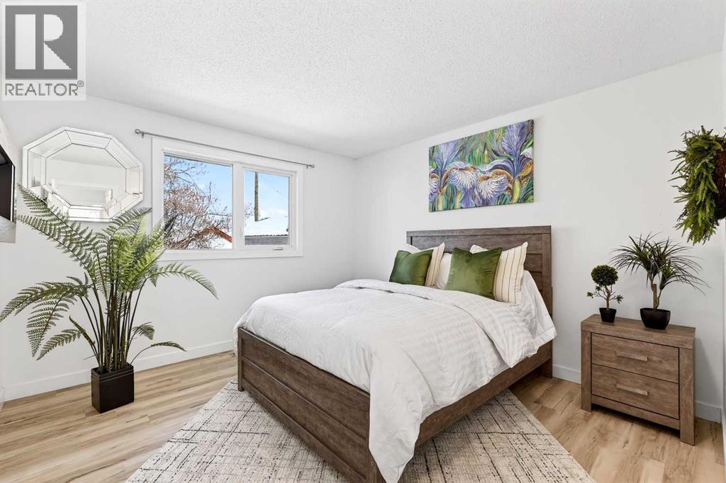 4311 Dovercrest Drive Se, Calgary, Alberta  T2B 1X6 - Photo 4 - A2297001