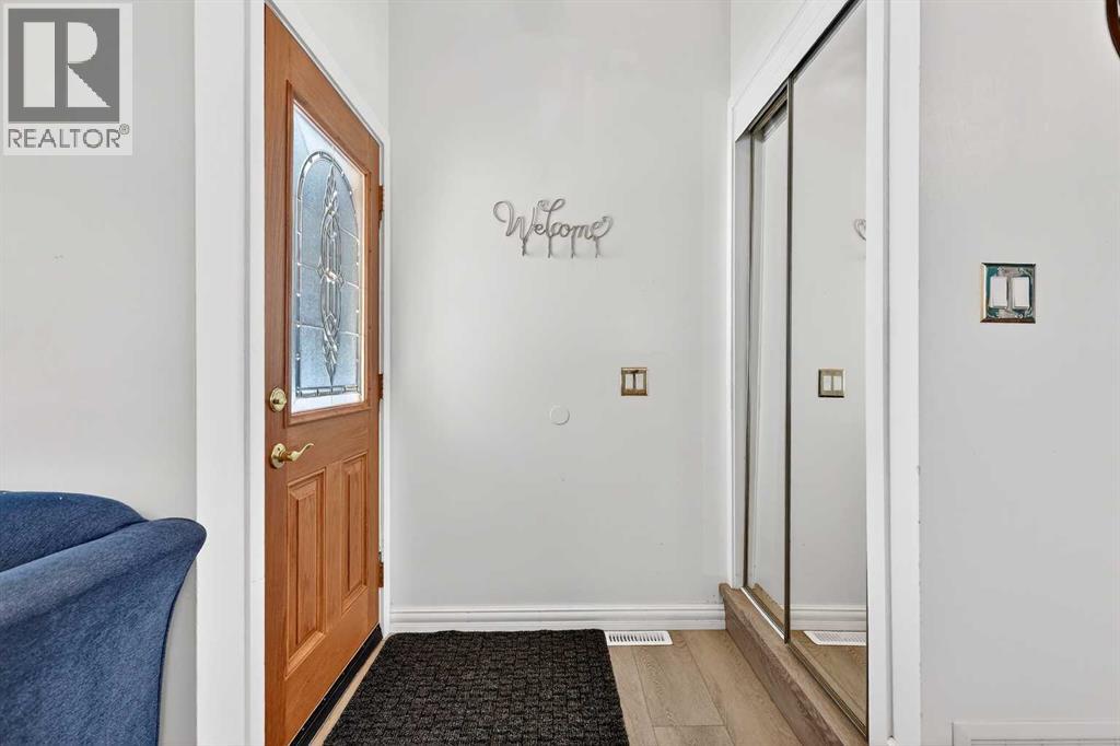 236 Mckerrell Way Se, Calgary, Alberta  T2Z 1N8 - Photo 3 - A2297065