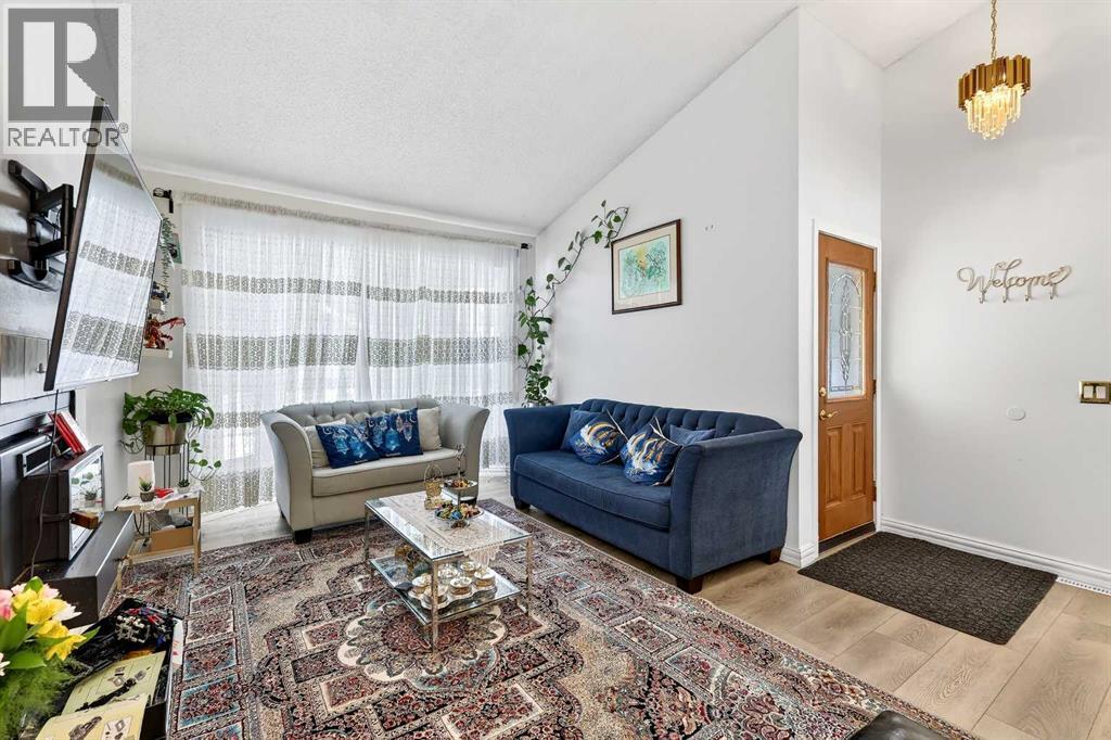 236 Mckerrell Way Se, Calgary, Alberta  T2Z 1N8 - Photo 8 - A2297065