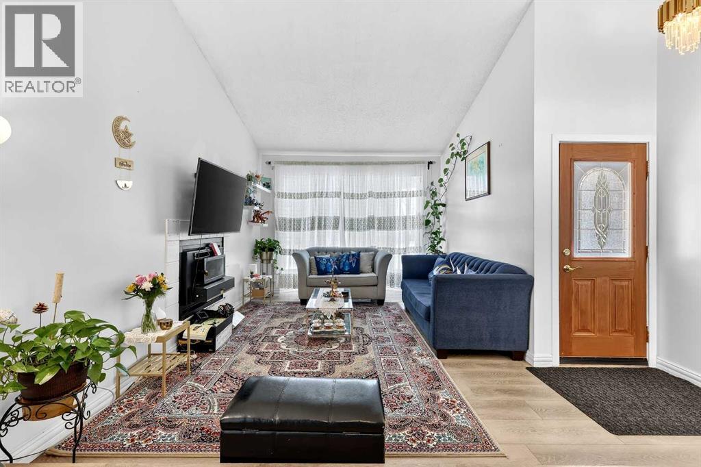 236 Mckerrell Way Se, Calgary, Alberta  T2Z 1N8 - Photo 9 - A2297065