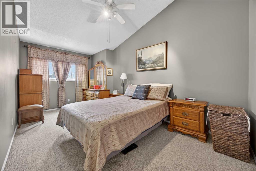 466 Douglas Glen Boulevard SE, Calgary, Alberta  T2Z 2M8 - Photo 4 - A2299395