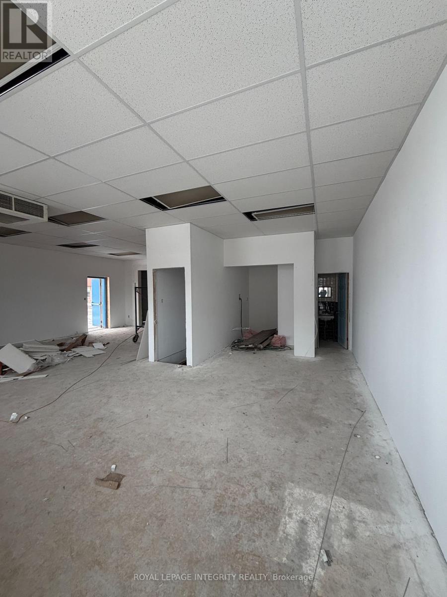 Unit 3 - 104 Elgin Street W, Arnprior, Ontario  K7S 1N8 - Photo 3 - X12972414