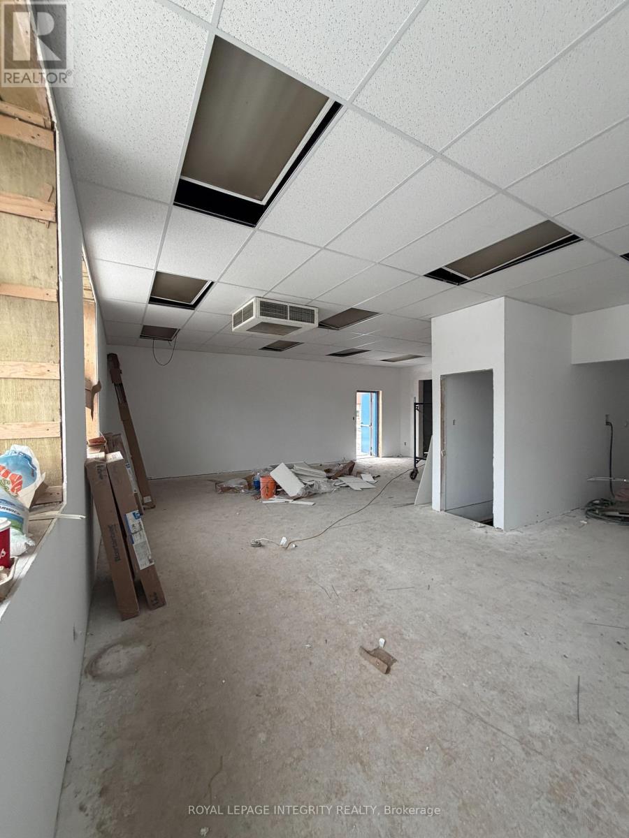 Unit 3 - 104 Elgin Street W, Arnprior, Ontario  K7S 1N8 - Photo 4 - X12972414