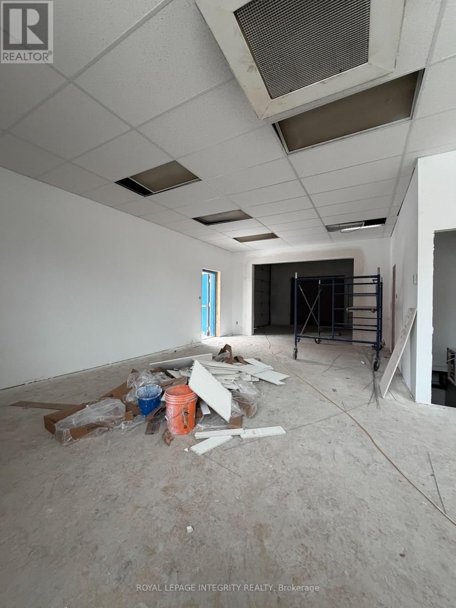 Unit 3 - 104 Elgin Street W, Arnprior, Ontario  K7S 1N8 - Photo 6 - X12972414