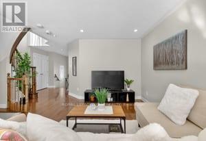 526 Paine Avenue, Ottawa, Ontario  K2S 1B9 - Photo 5 - X12972424