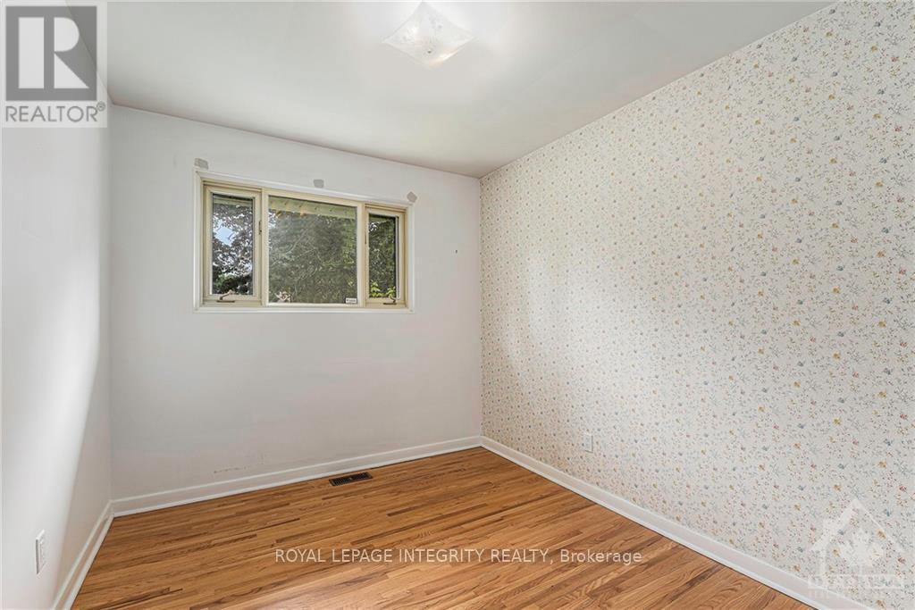 2305 Ryan Drive, Ottawa, Ontario  K2C 1K5 - Photo 11 - X12972534