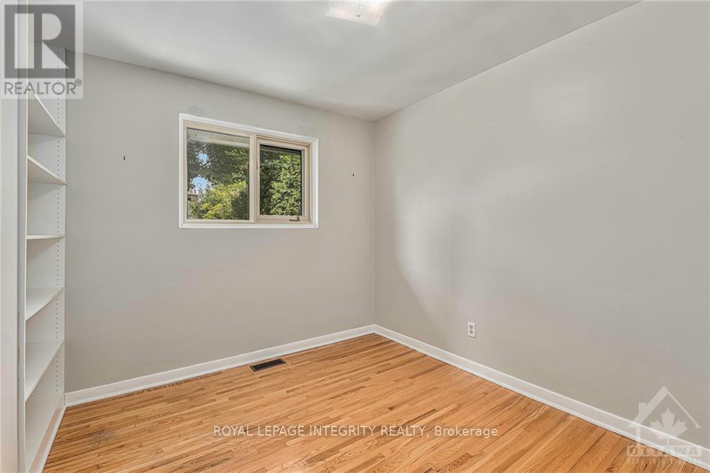 2305 Ryan Drive, Ottawa, Ontario  K2C 1K5 - Photo 12 - X12972534