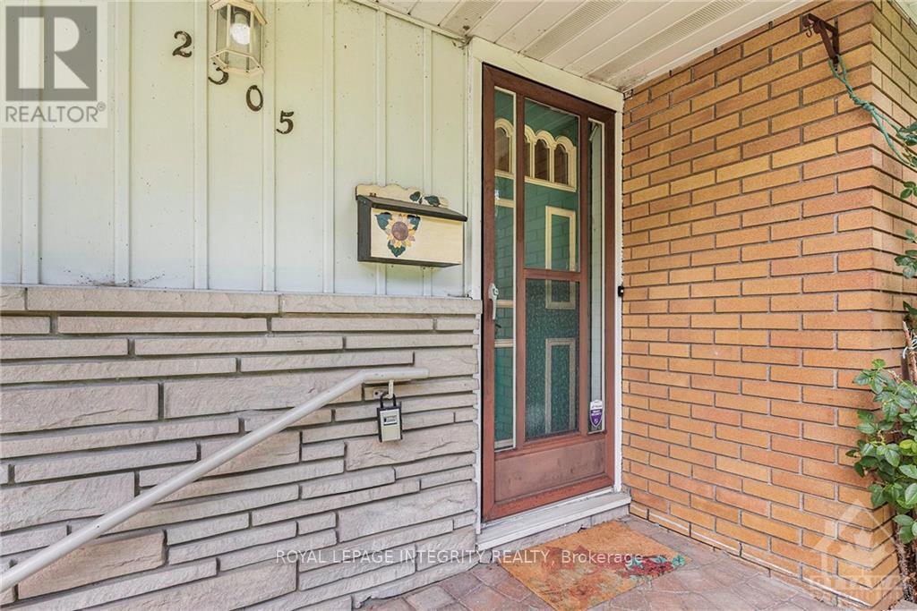2305 Ryan Drive, Ottawa, Ontario  K2C 1K5 - Photo 3 - X12972534
