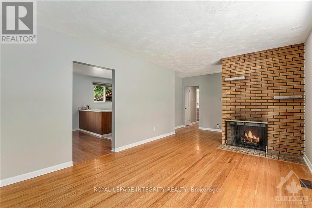 2305 Ryan Drive, Ottawa, Ontario  K2C 1K5 - Photo 5 - X12972534