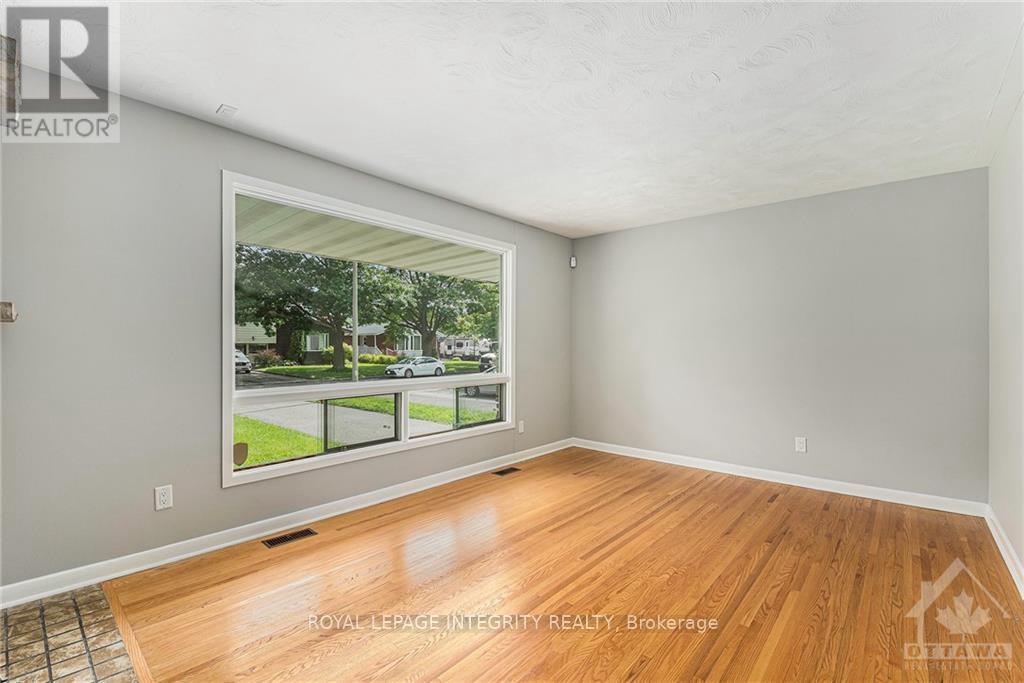 2305 Ryan Drive, Ottawa, Ontario  K2C 1K5 - Photo 6 - X12972534