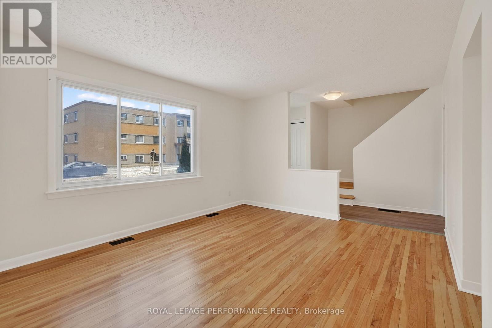 630 Borthwick Avenue, Ottawa, Ontario  K1K 2L9 - Photo 10 - X12972714