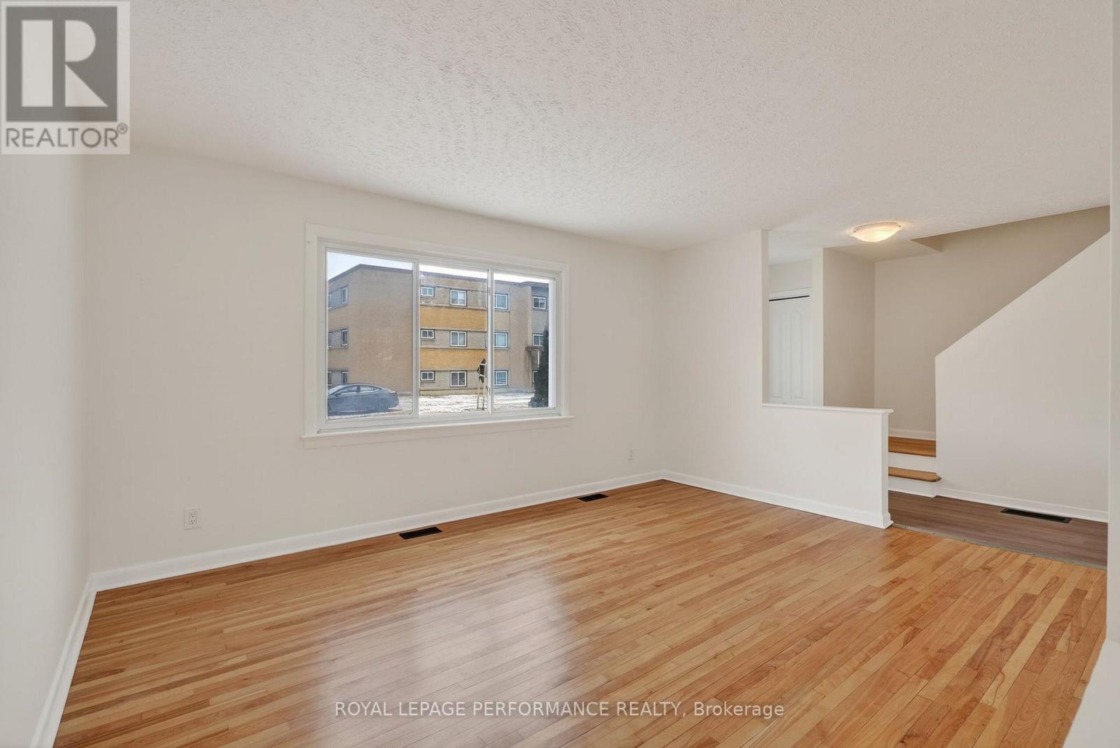 630 Borthwick Avenue, Ottawa, Ontario  K1K 2L9 - Photo 9 - X12972714