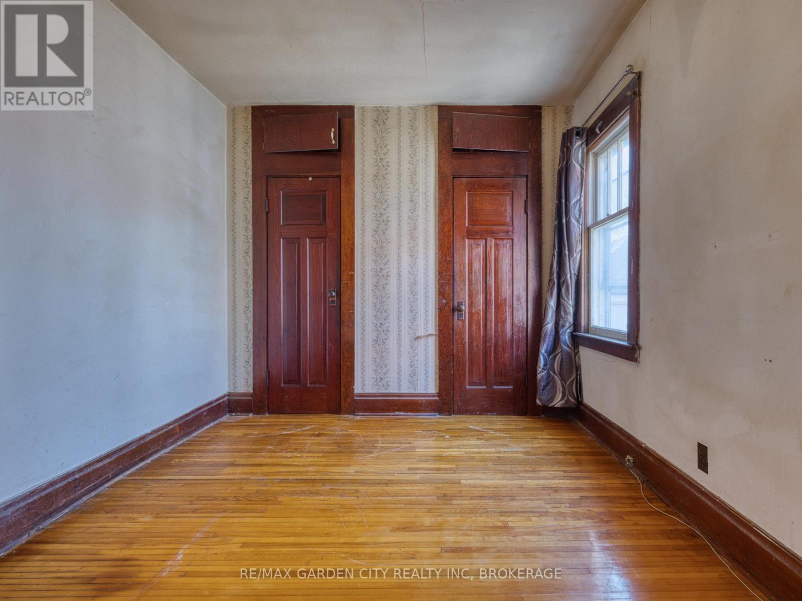 37 Kernahan Street, St. Catharines, Ontario  L2R 4T1 - Photo 21 - X12972468