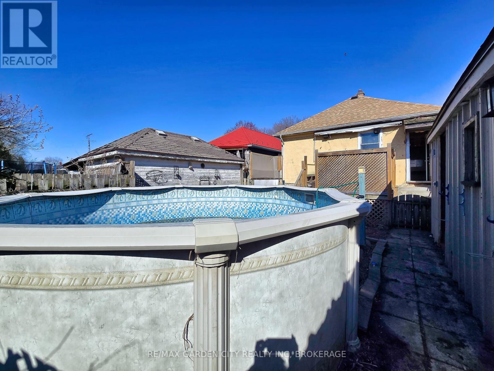 37 Kernahan Street, St. Catharines, Ontario  L2R 4T1 - Photo 45 - X12972468