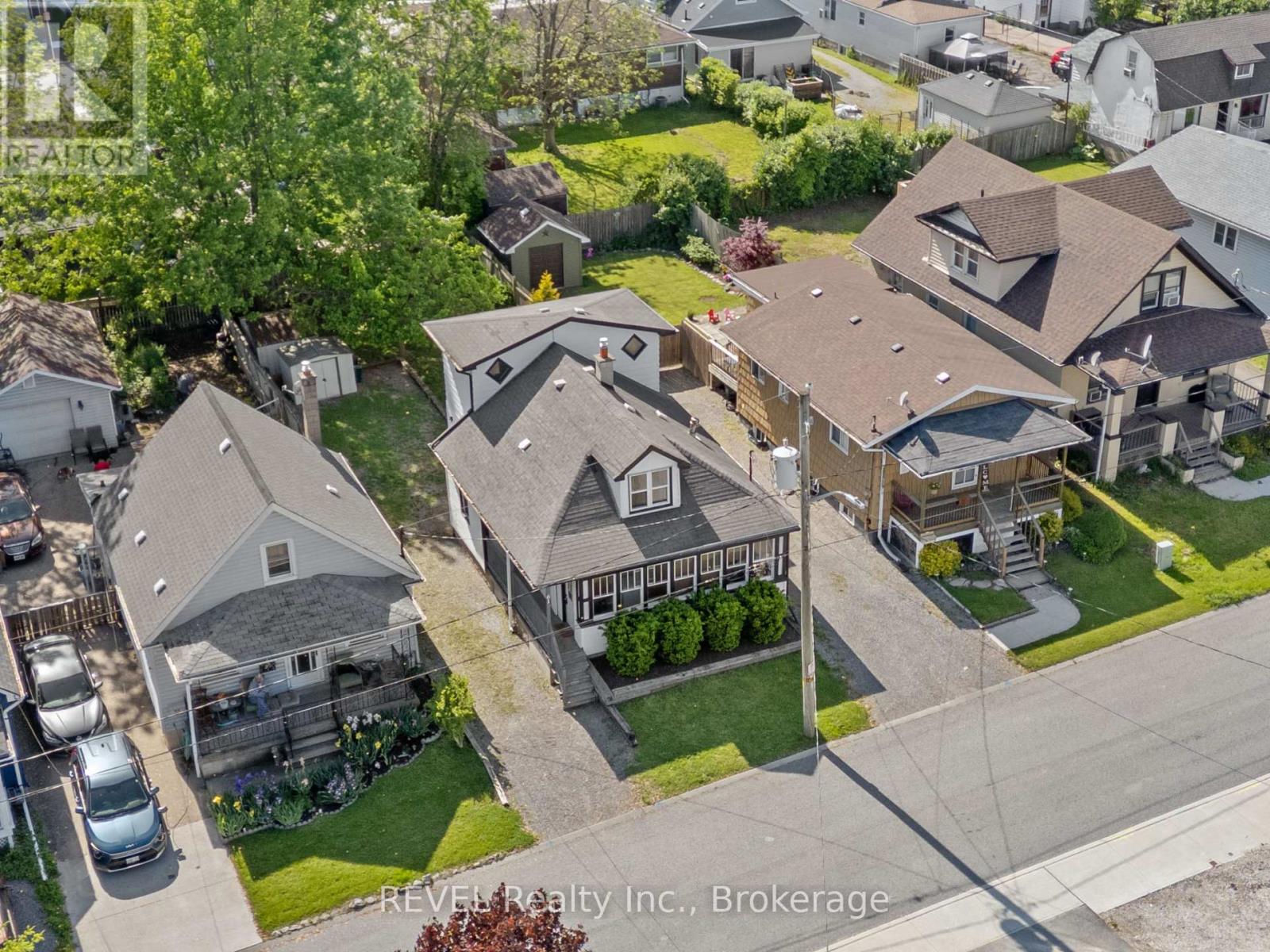 61 Patricia Street, Thorold, Ontario  L2V 3V9 - Photo 3 - X12972608