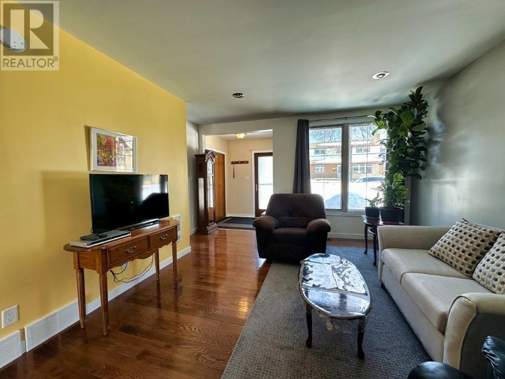 77 Prospect Ave, Thunder Bay, Ontario  P7A 5L1 - Photo 9 - TB2600647