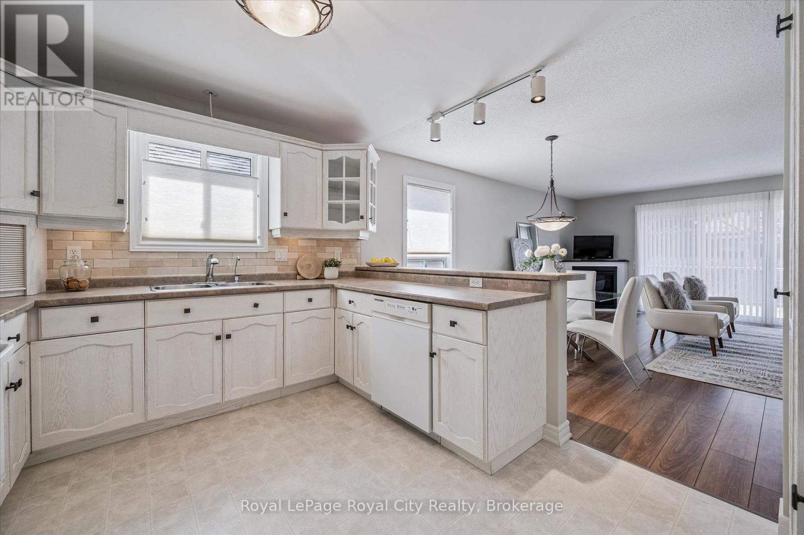 68 Basswood Drive, Guelph, Ontario  N1G 4X7 - Photo 10 - X12972674