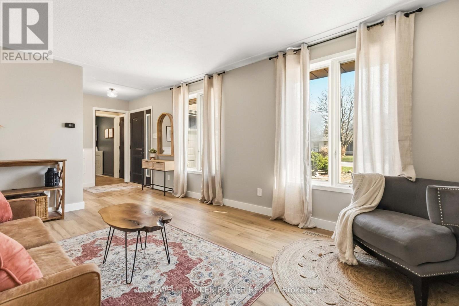 176 Canterbury Drive, Thames Centre, Ontario  N0L 1G3 - Photo 10 - X12972740