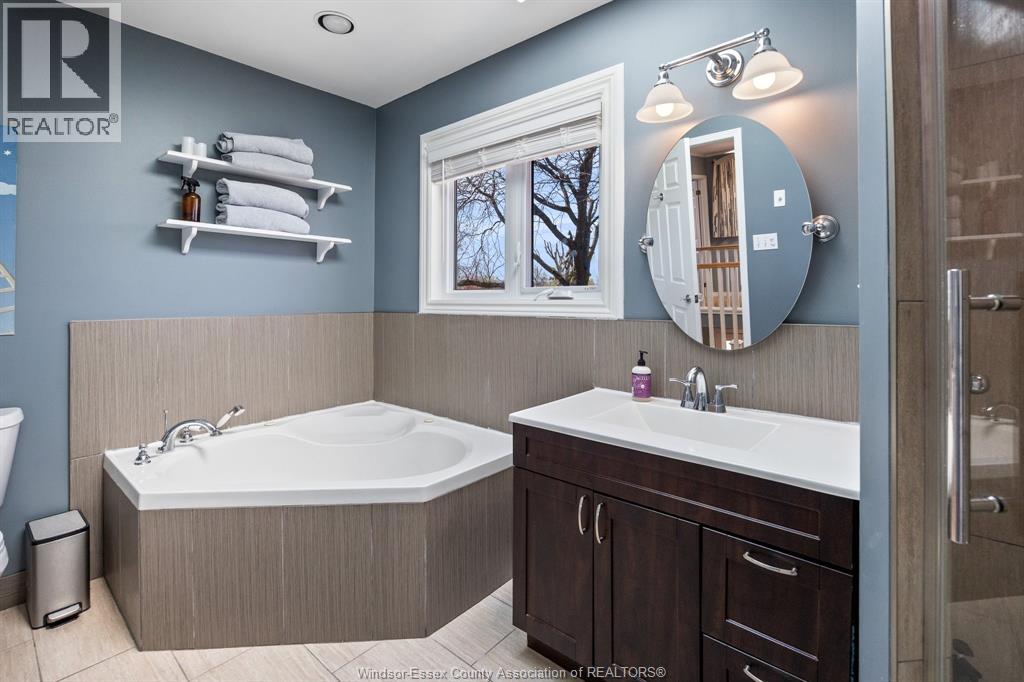 237 East Puce Rd., Lakeshore, Ontario N8L 0C5 - Photo 21 - 26007511