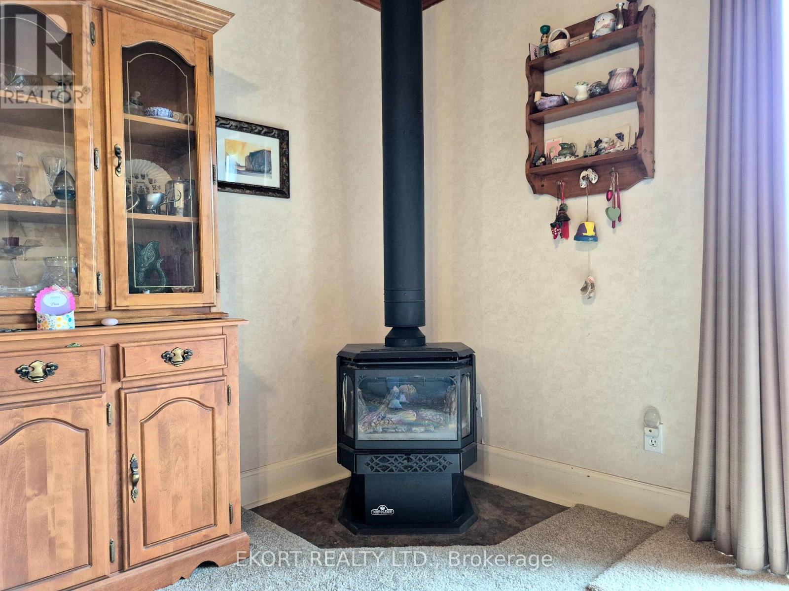 40 Demille Street, Prince Edward County, Ontario  K0K 1W0 - Photo 11 - X12972478