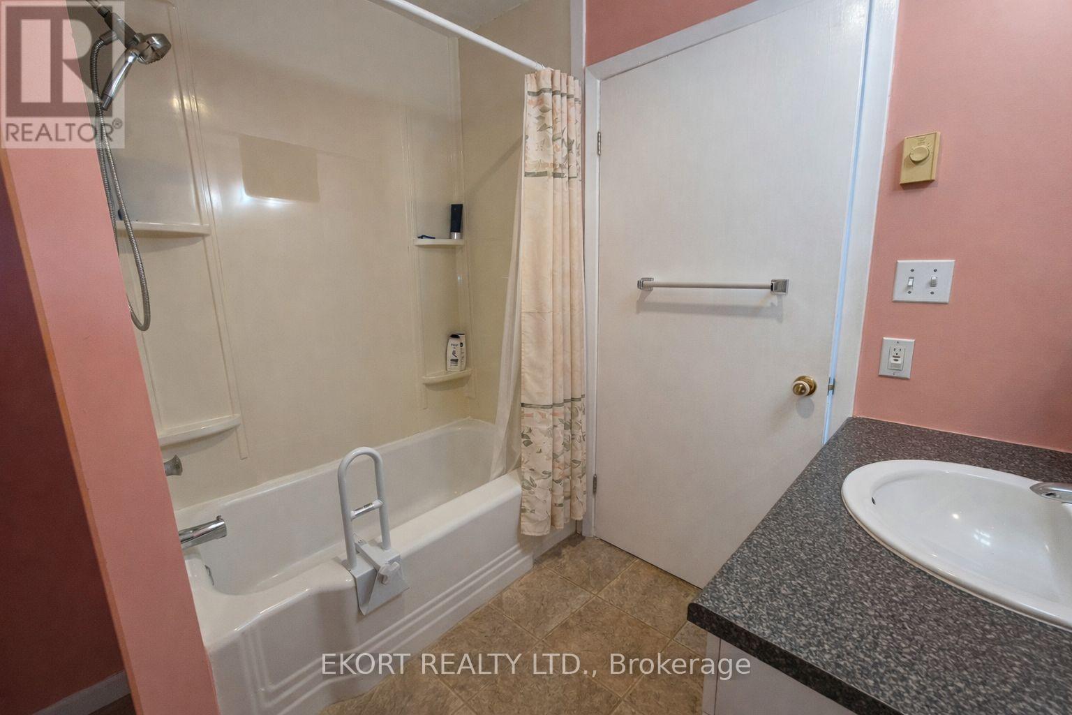 40 Demille Street, Prince Edward County, Ontario  K0K 1W0 - Photo 8 - X12972478