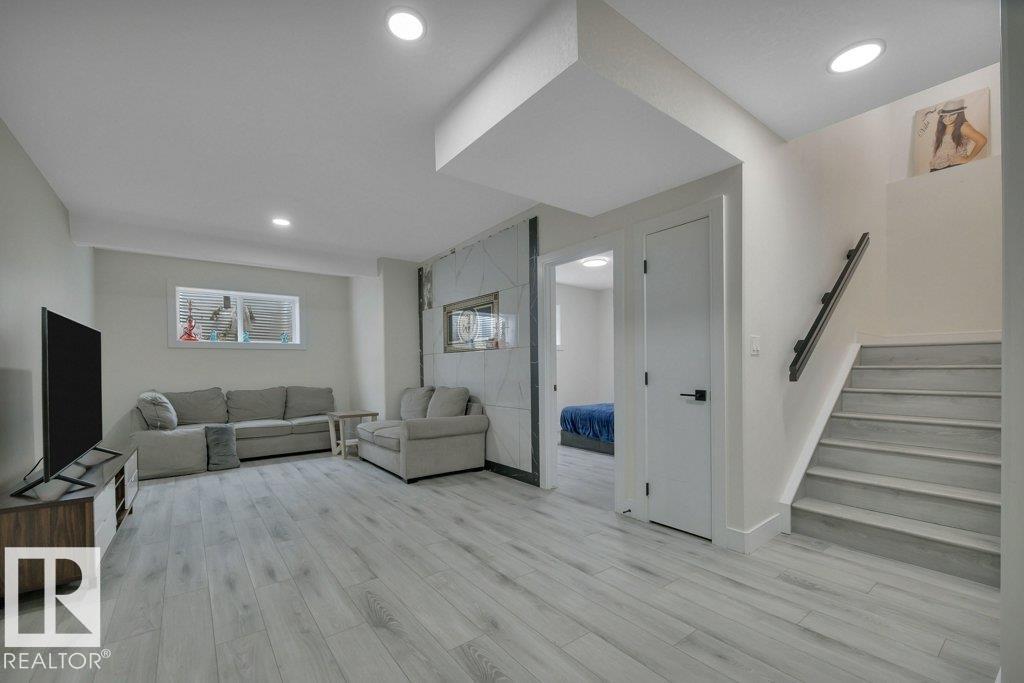 1232 Eaton Ln Nw, Edmonton, Alberta  T6M 1M9 - Photo 36 - E4479276