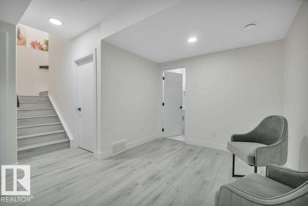 1232 Eaton Ln Nw, Edmonton, Alberta  T6M 1M9 - Photo 42 - E4479276