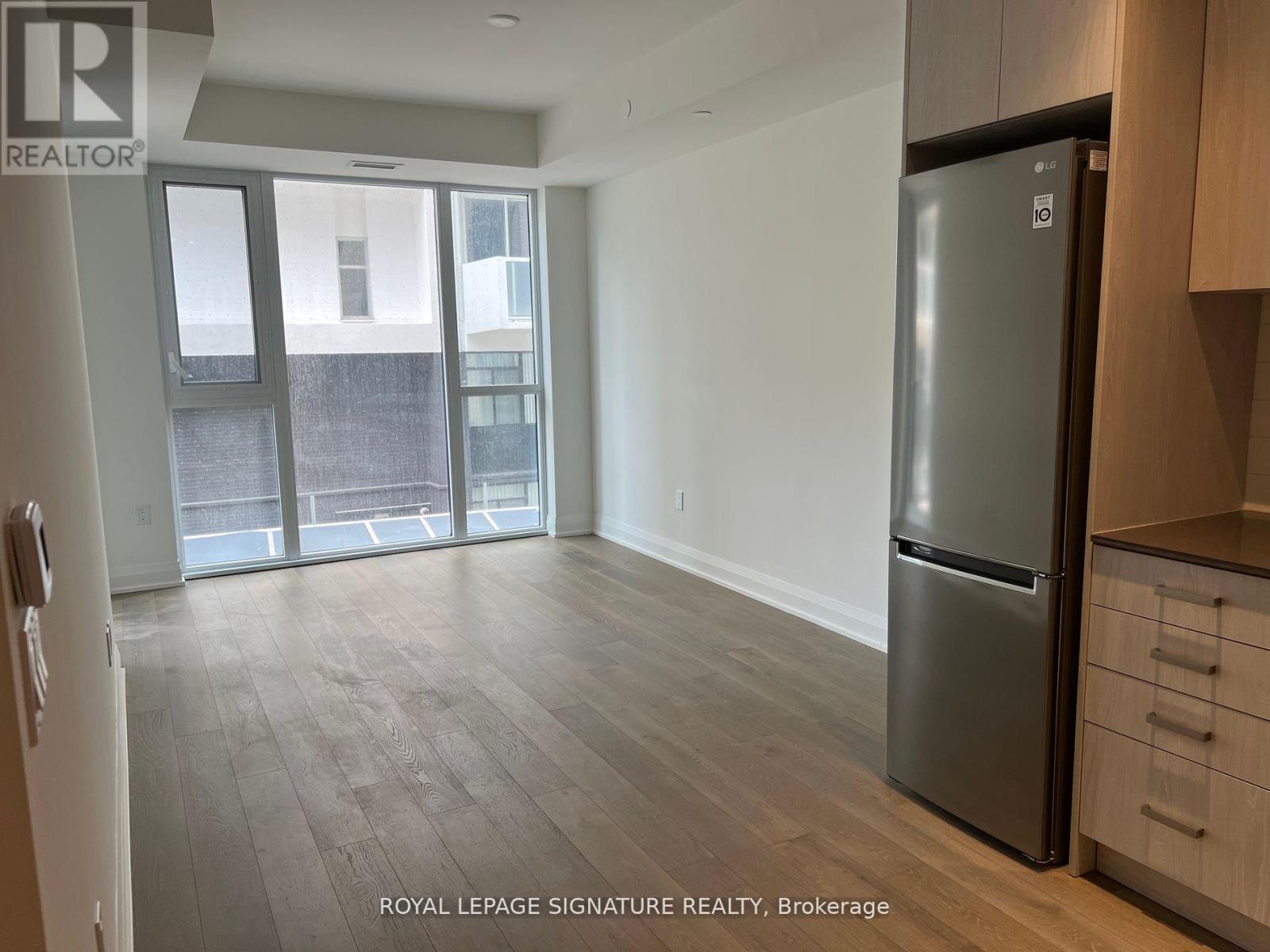 213 - 293 The Kingsway Avenue, Toronto, Ontario  M9A 3A9 - Photo 2 - W12969898