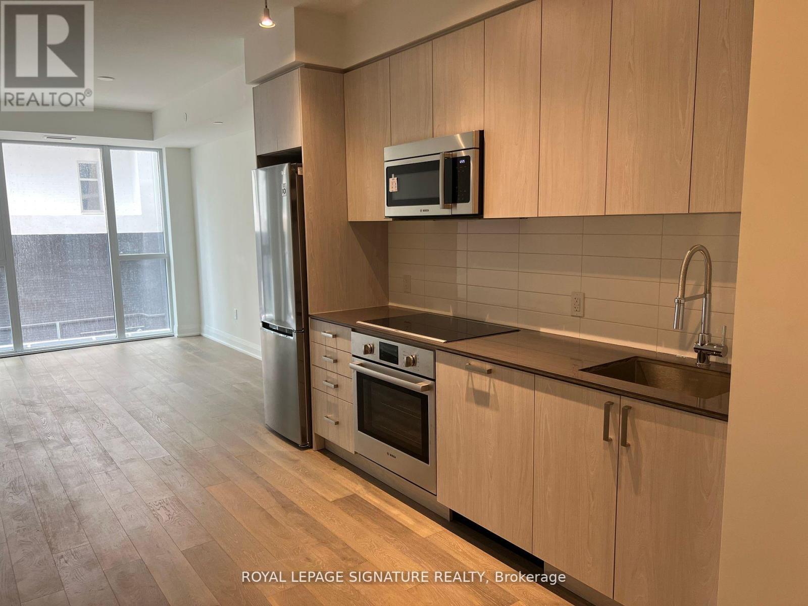 213 - 293 The Kingsway Avenue, Toronto, Ontario  M9A 3A9 - Photo 6 - W12969898