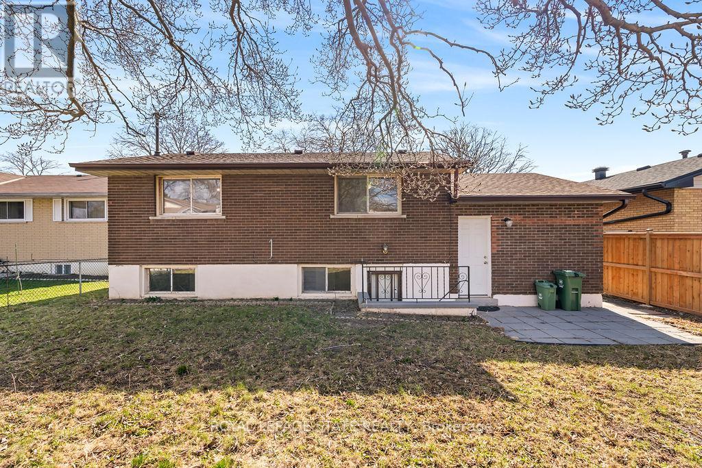 78 Cromwell Crescent, Hamilton, Ontario  L8G 2G2 - Photo 7 - X12720388