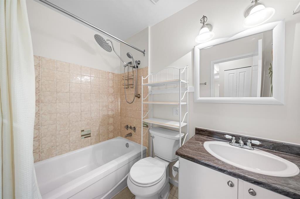 315 1850 E Southmere Crescent, Surrey, British Columbia V4A 6Y6 - Photo 12 - R3108584