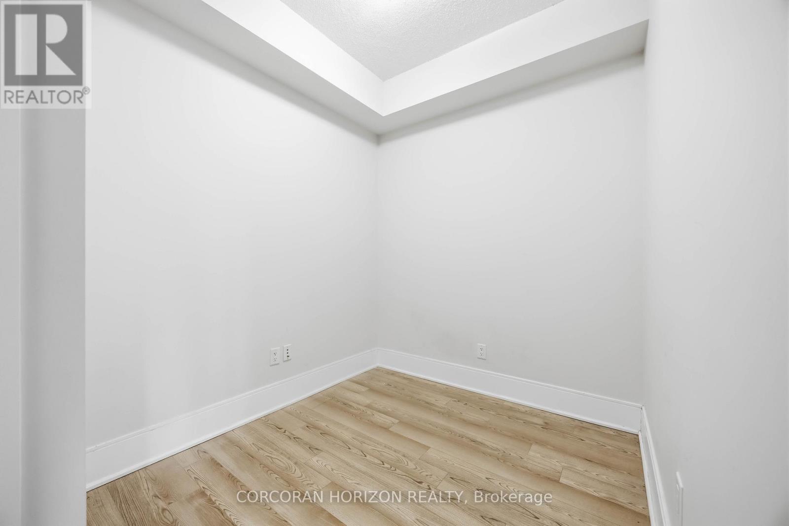 1206 - 181 Wynford Drive, Toronto, Ontario  M3C 0C6 - Photo 4 - C12972402