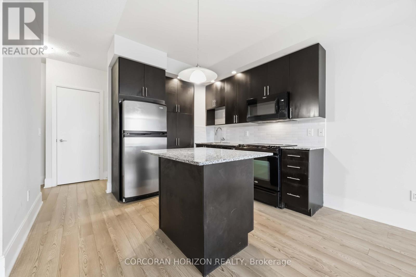 1206 - 181 Wynford Drive, Toronto, Ontario  M3C 0C6 - Photo 9 - C12972402