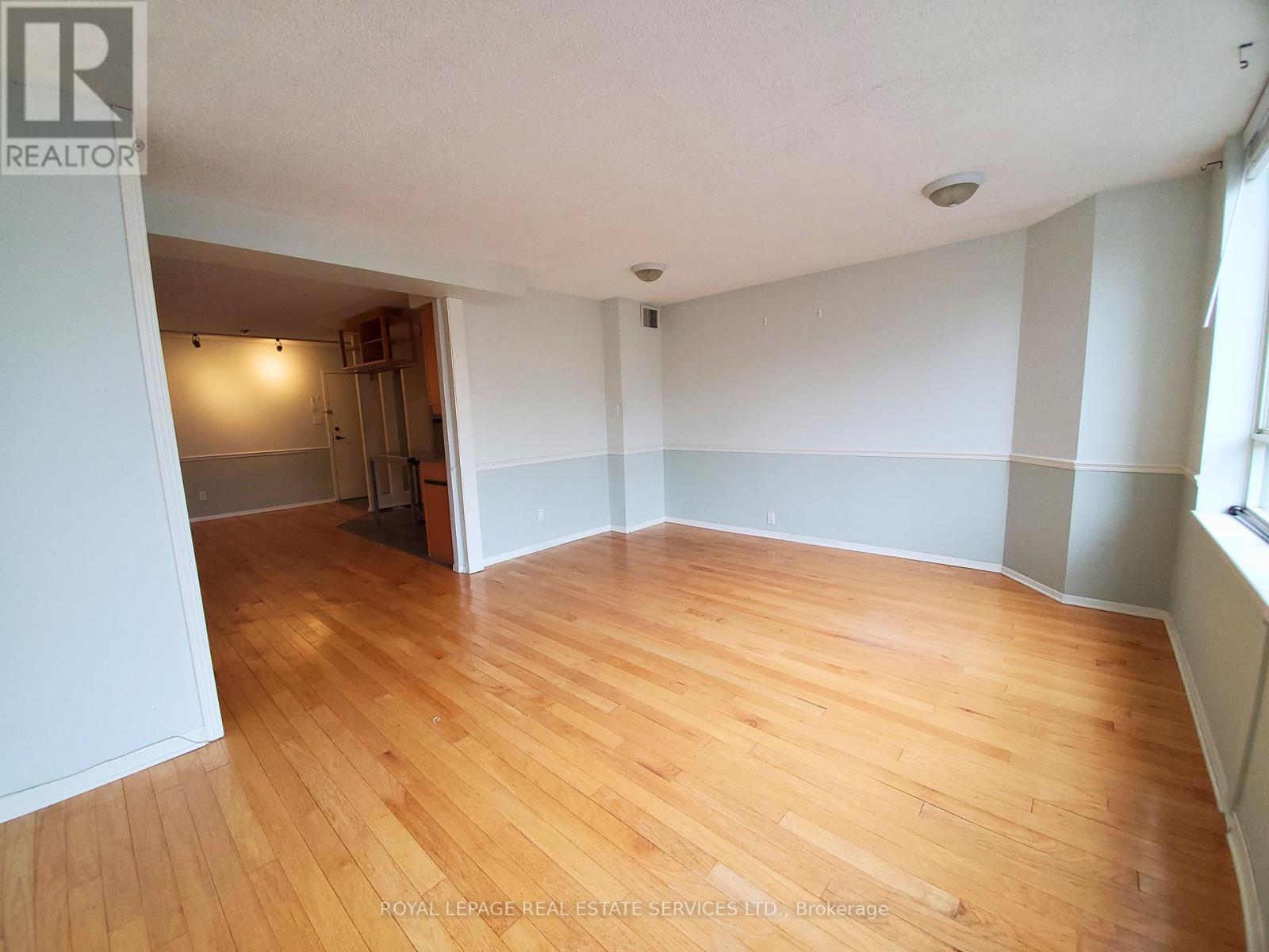 1910 - 633 Bay Street, Toronto, Ontario  M5G 2G4 - Photo 13 - C12972432