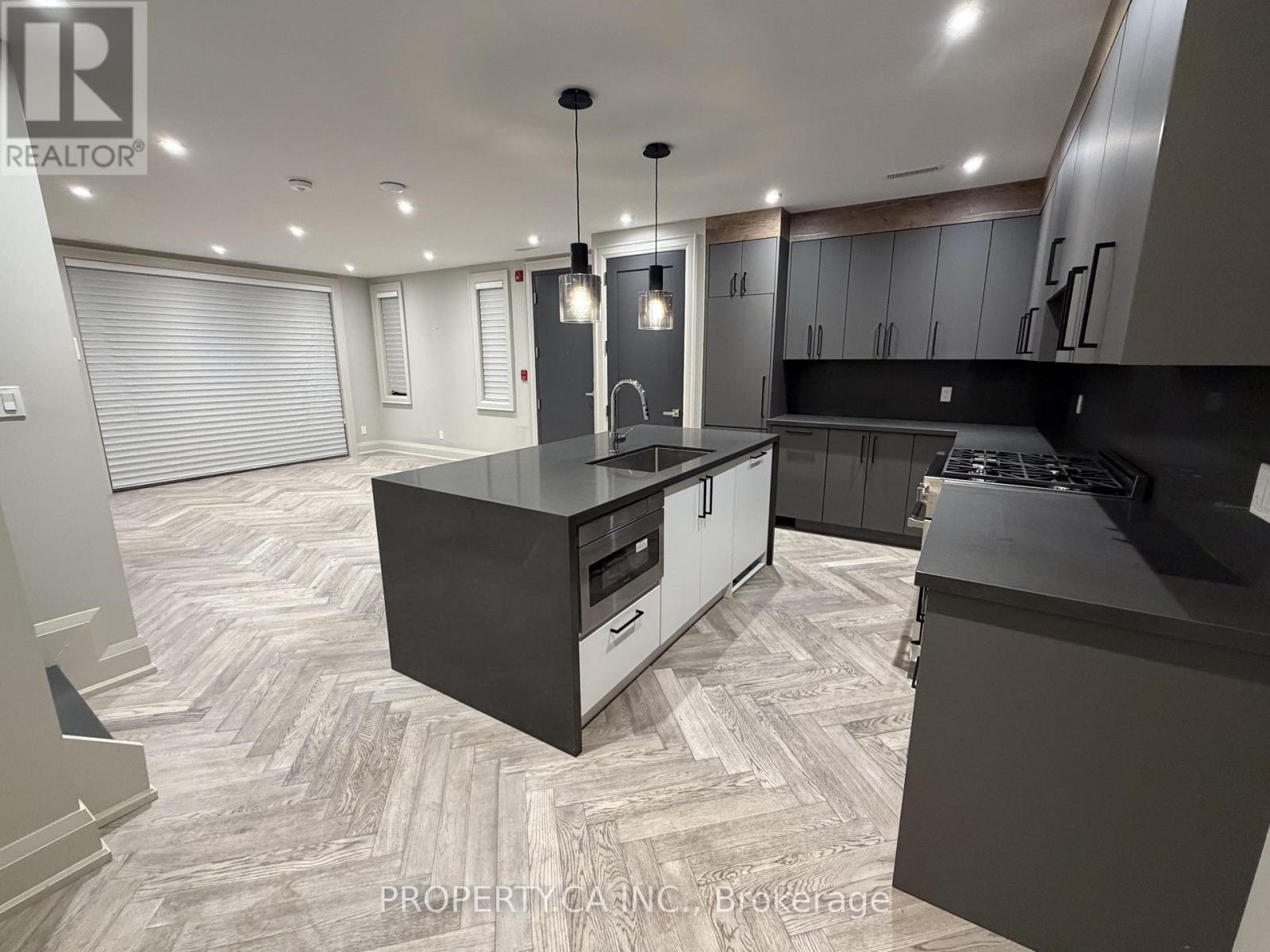6 - 47 Madison Avenue, Toronto, Ontario  M5R 2S3 - Photo 2 - C12972454