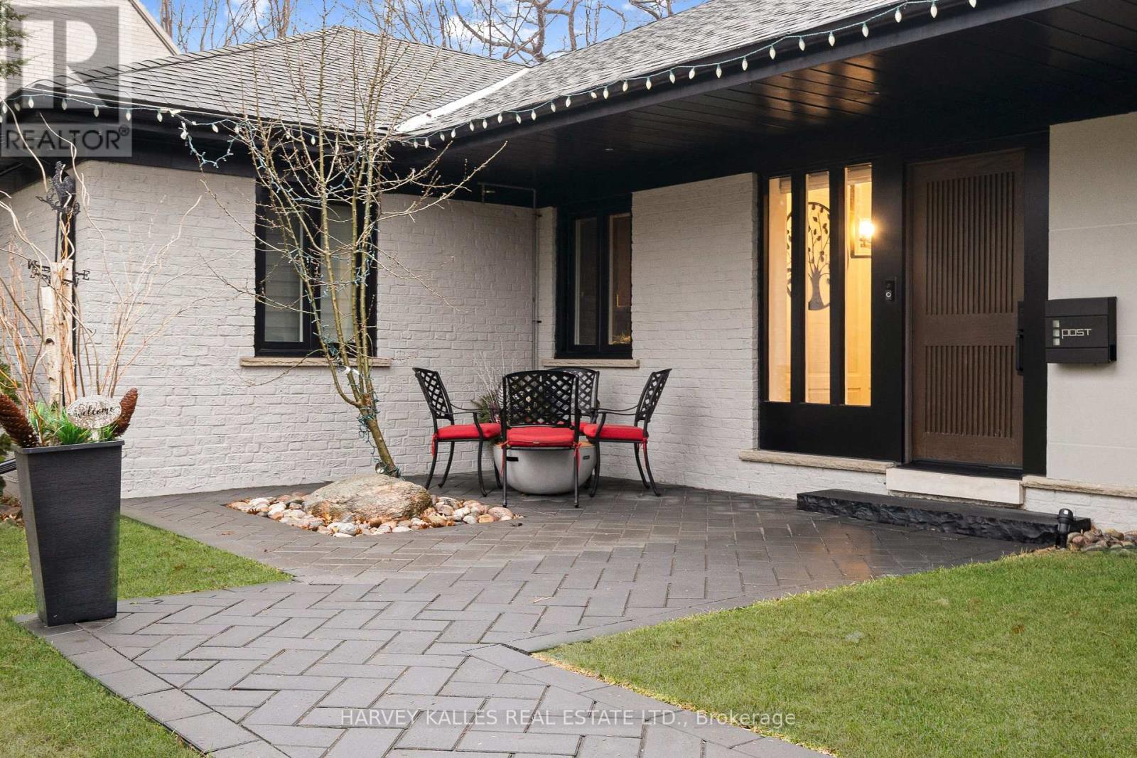 140 Sandringham Drive, Toronto, Ontario  M3H 1E3 - Photo 2 - C12972482