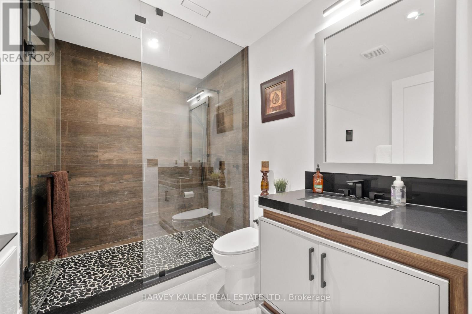 140 Sandringham Drive, Toronto, Ontario  M3H 1E3 - Photo 44 - C12972482