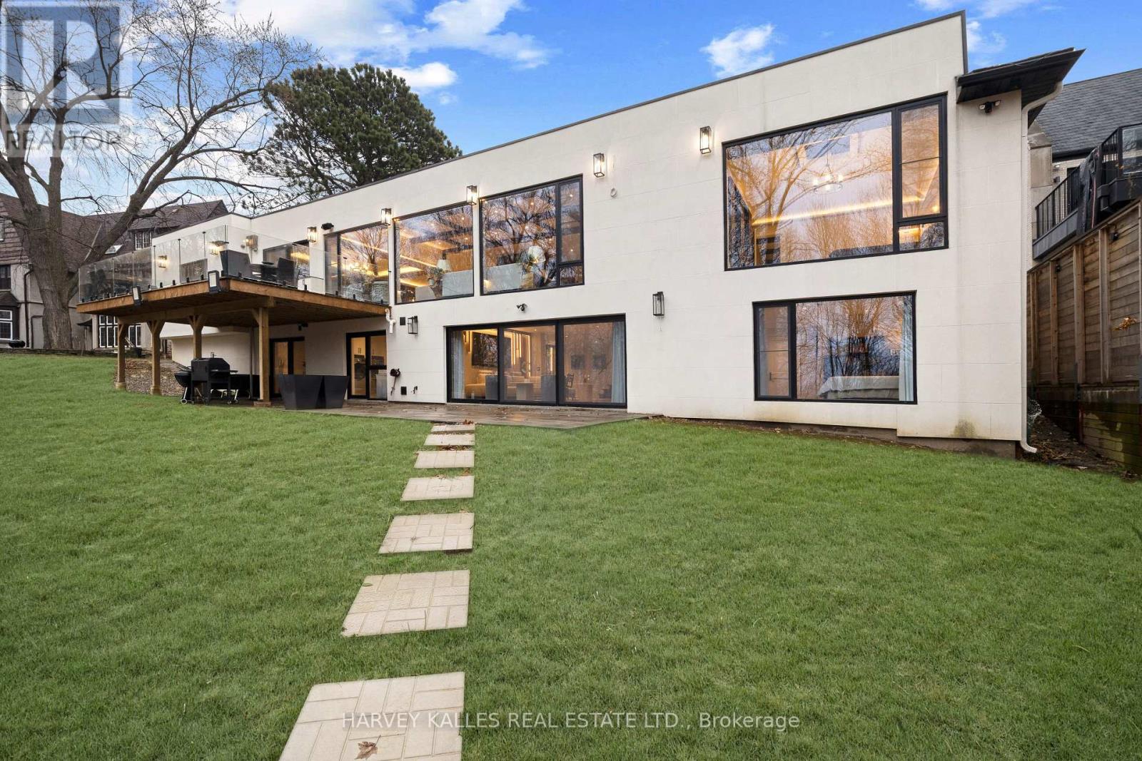 140 Sandringham Drive, Toronto, Ontario  M3H 1E3 - Photo 48 - C12972482