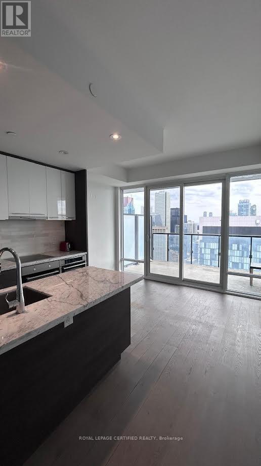 3809 - 488 University Avenue, Toronto, Ontario  M5G 0C1 - Photo 3 - C12972598